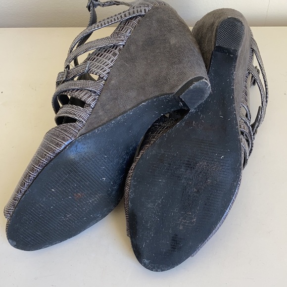 Steve Madden croc print wedge peep toe strappy sandals shoes - Picture 7 of 9